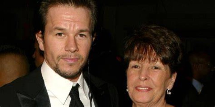 Who are Mark Wahlbergs Parents? Mark Wahlberg Biography, Parents Name and More