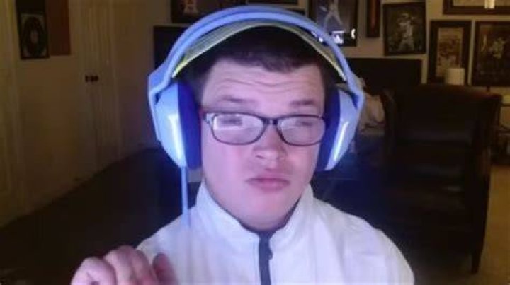 Who Is aimsey? Facts To Know About The Twitch Streamer