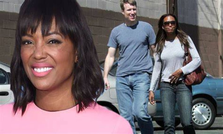 Who is Aisha Tyler? How Much Is She Worth & What Do We Know About Her Ex-Husband?