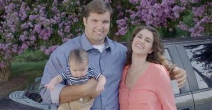 Who is Alejandro Villanueva’s wife Madelyn Villanueva?