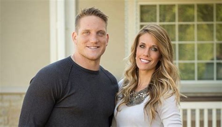 Who is Brady Quinn’s wife, Alicia Sacramone? His sister, family, bio