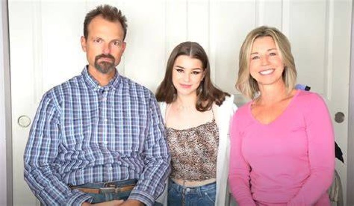 Who Is Brooke Monk On Reddit? Tiktok Star Without Makeup Photos, Family Bio