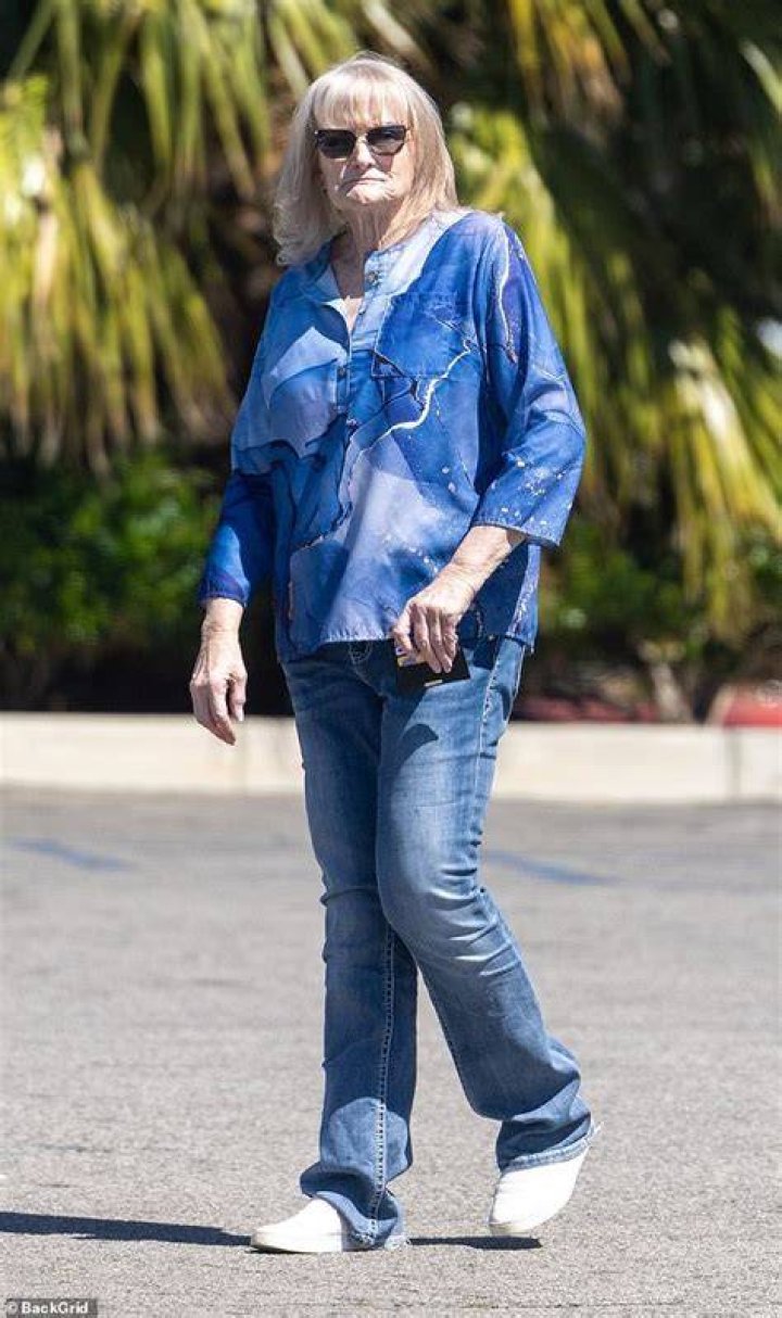 Who is Debbie Reynolds? See Net-worth, Quote, Awards, Fact, Wiki