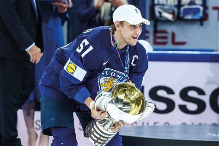Who Is Kasperi Kotkaniemi? Everything About The Finnish Ice Hockey Player