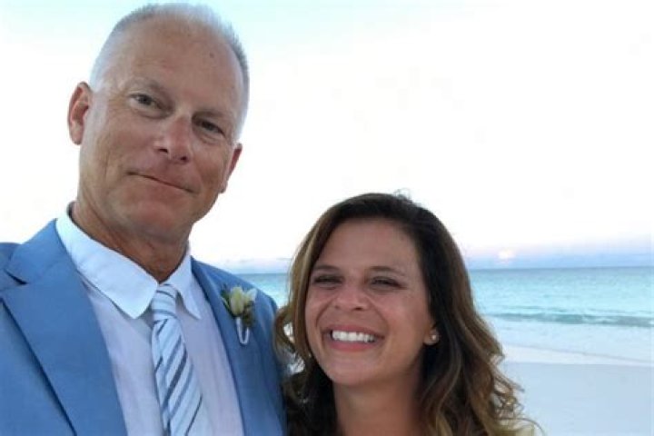Who Is Kenny Mayne Wife Laura Waggoner? Everything To Know