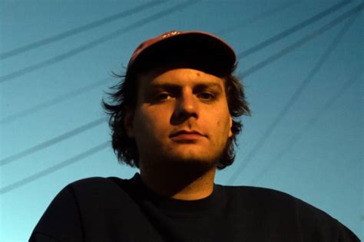 Who Is Mac Demarco ?
