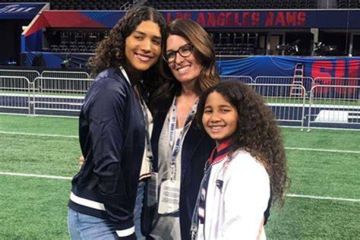 Who Is Maureen Brady? Meet Tom Brady’s Sister On Instagram