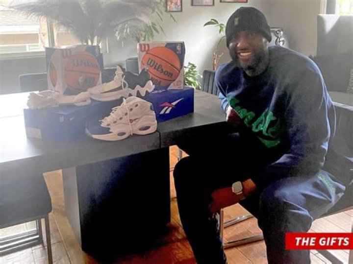 Who is Nkwain Kennedy? Cameroonian hooper gets shoes, basketball from Lamar Odom