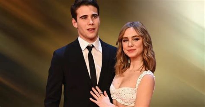 Who Is Singer Julio Peña’s Girlfriend, Is He Really Dating Clara Galle?