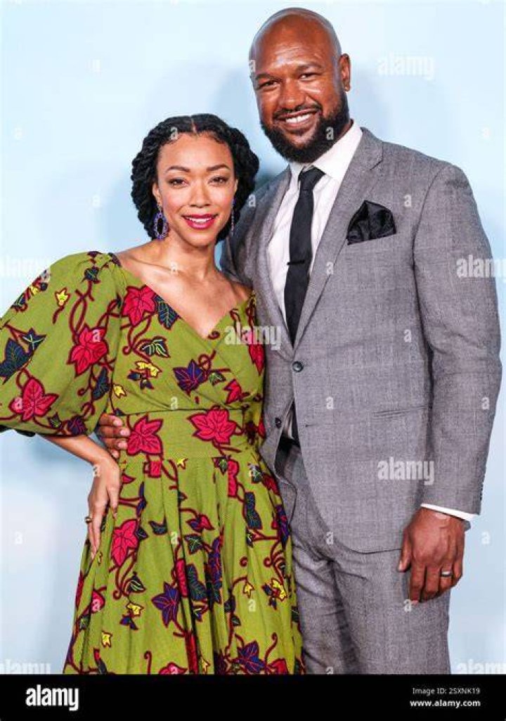 Who Is Sonequa Martin-Green Husband Kenric Green? Everything About The Actress