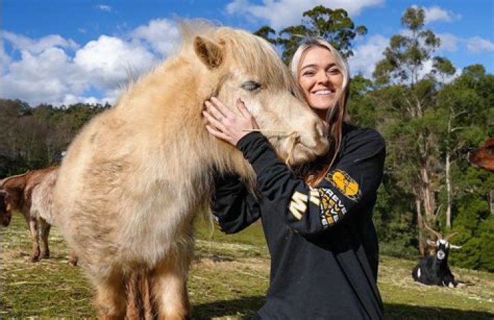 Who Is Tash Peterson? Age, Wikipedia & Net Worth – Meet The Vegan Influencer On Instagram