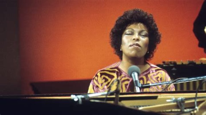 Why is Roberta Flack in a wheelchair?