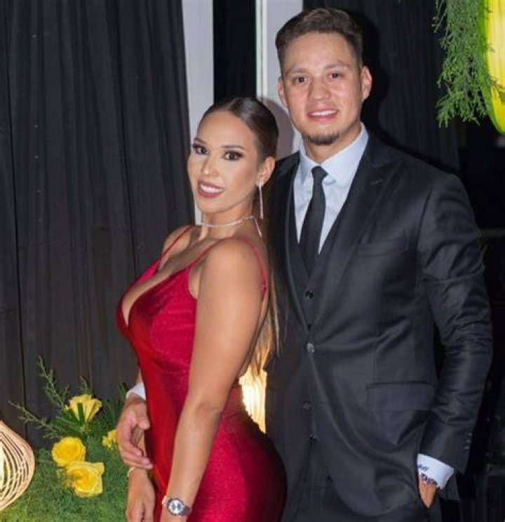 Wilmer Flores Wife: Is The Baseball Utility Player Married? Meet His Partner On Instagram