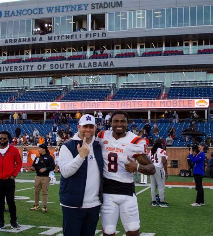 WR: Jalen Wayne Wikipedia Age; Parents & Girlfriend Details