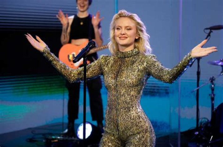 Zara Larsson Height, Age & Measurements – How Tall is Zara Larsson?